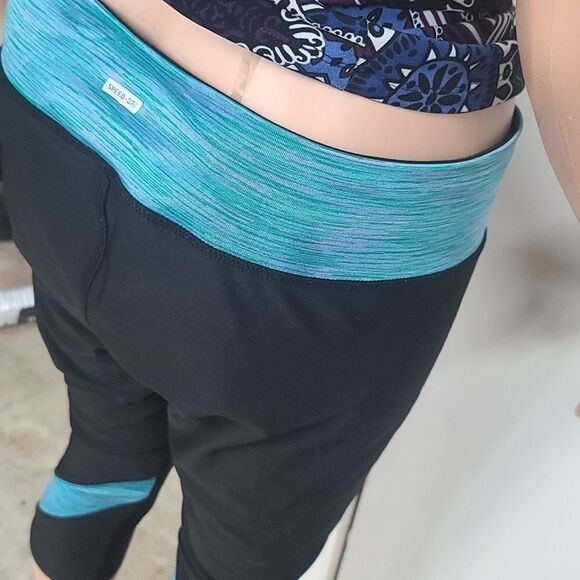 Spalding black with blue trim yoga capris - Picture 6 of 7